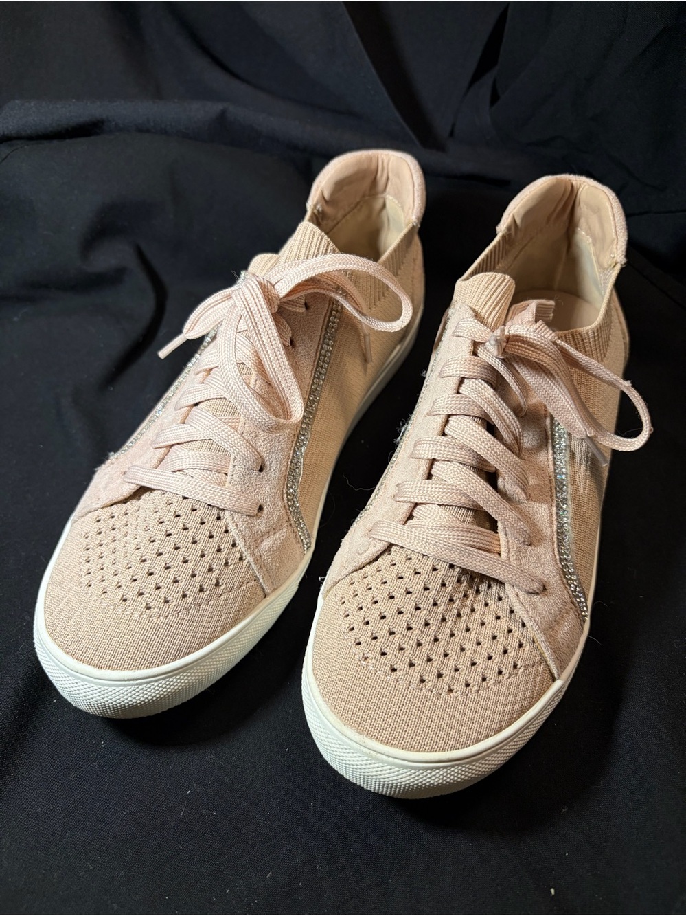 La Sheelah 8 1/2  Blush Pink Knit Lace-Up Sneakers with Silver Trim